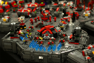 Illustration for article titled Fans Build 14 Feet of StarCraft II in LEGO